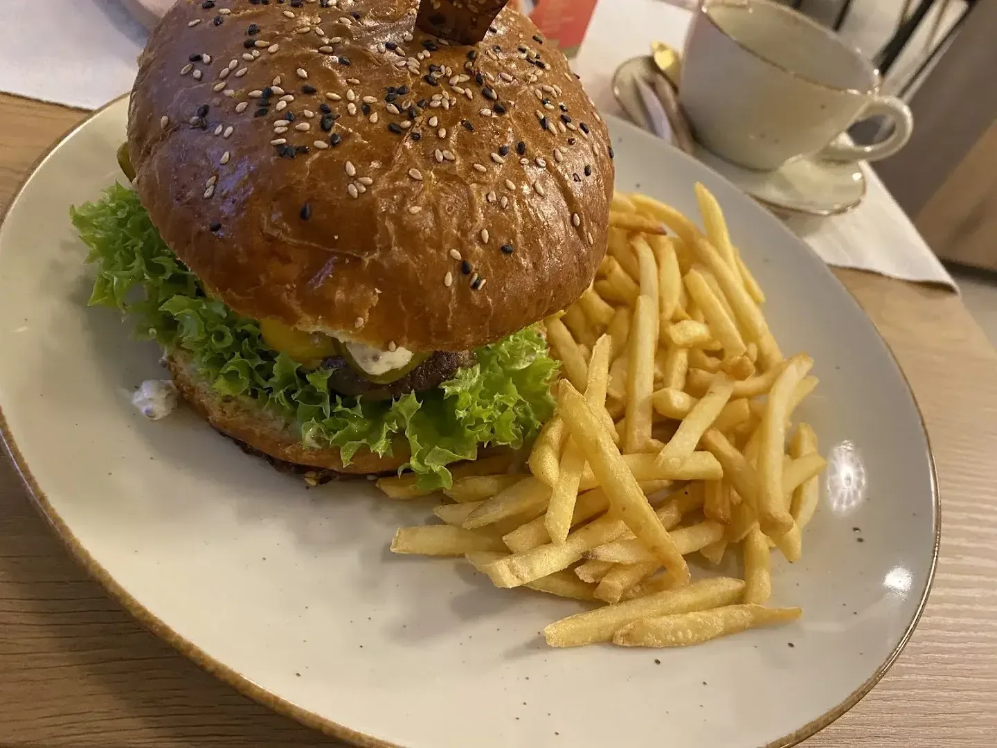 Soczysty burger